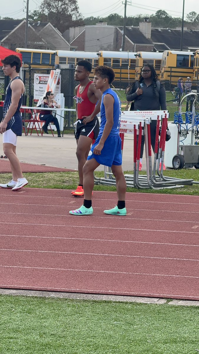 brentcates20's tweet image. Really proud of how our kids competed at the first varsity meet of the season! Those that were called upon at different moments stepped up and accepted the challenge!
They are the reason why I love what I do! 💪✔️