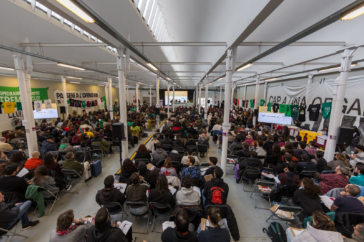 ⚪ Avui hem estat centenars amb la voluntat i convicció de crear les bases d'una organització conjunta. Moltes gràcies a totes les que heu vingut, heu participat en els debats i heu aportat a la lluita!

El moviment per l'habitatge estem fent història❤️‍🔥