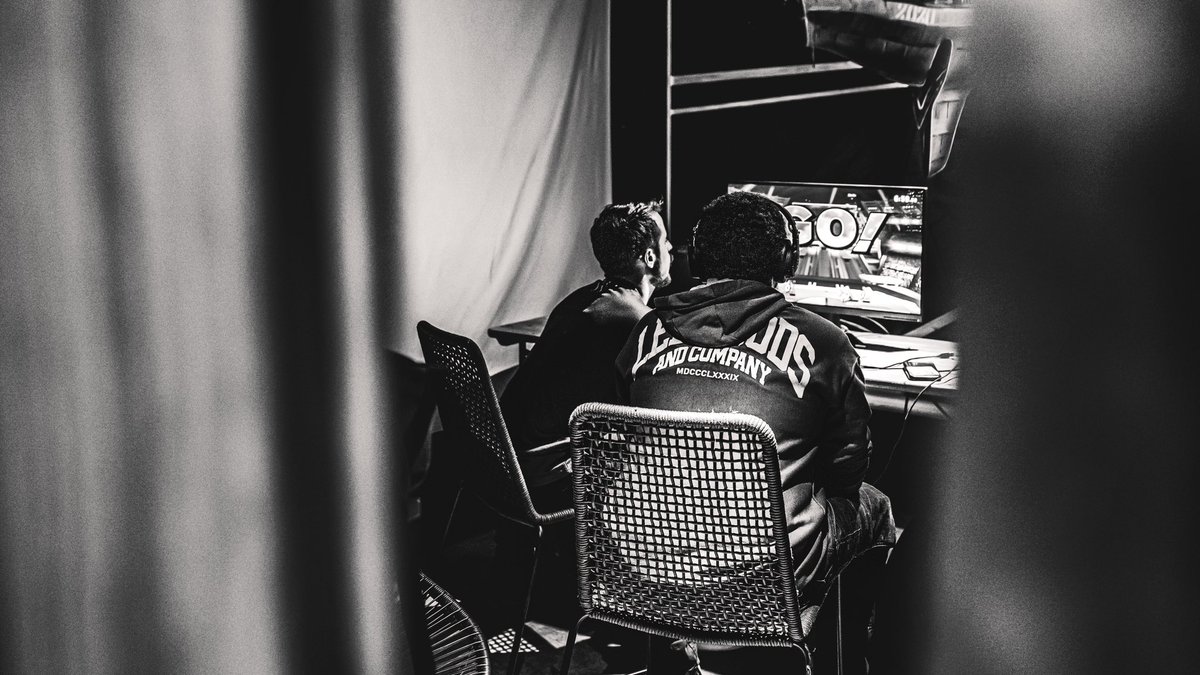 guysimonreal's tweet photo. 📸 VESTI’AIR #14 - BACK 2 BACK 

Retour avec une grosse édition, merci d’avoir répondu présent !

J’espère que l’album vous plaira. À mercredi pro ✌️ https://t.co/uANoy2FW44