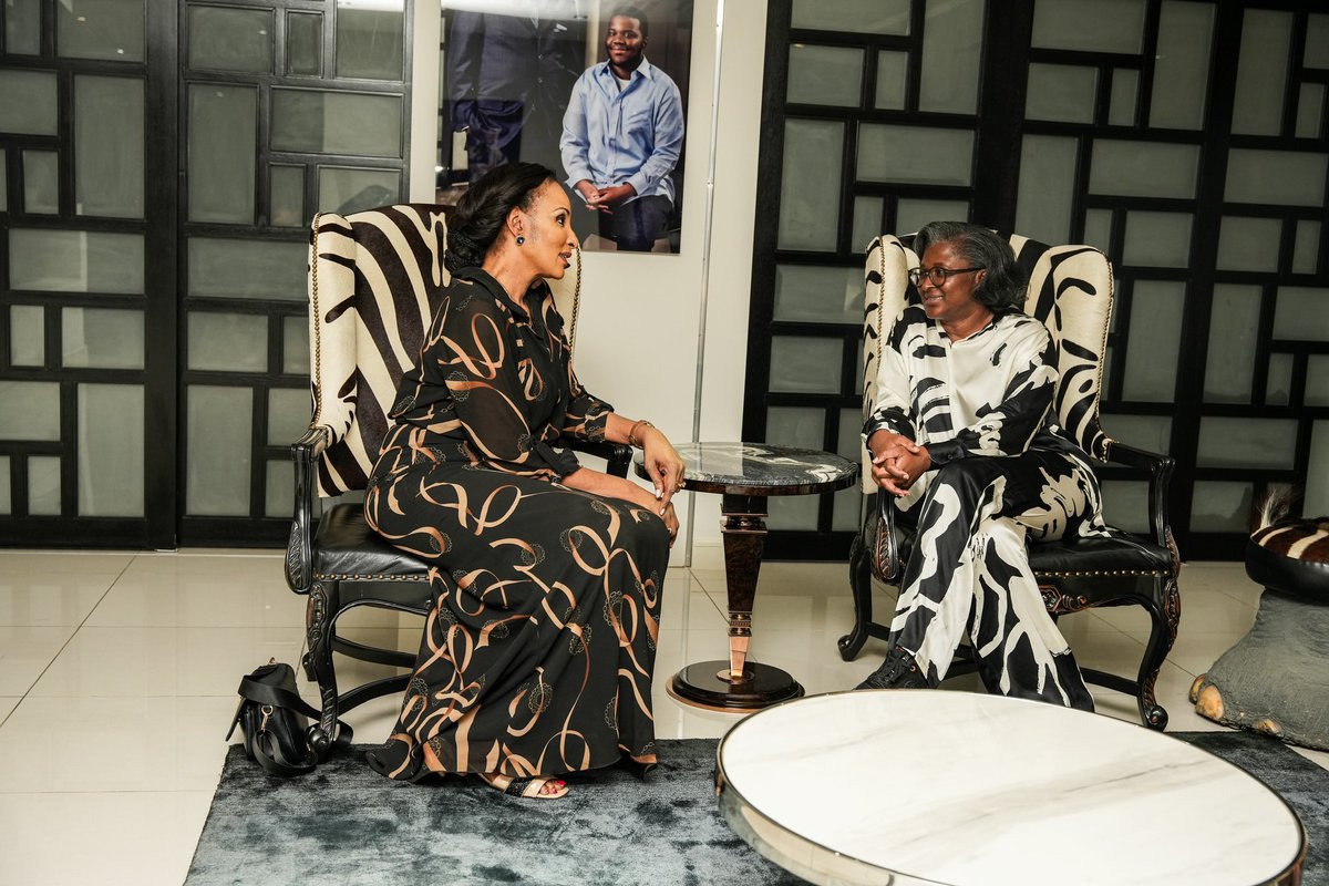 This evening, Mrs Monica Geingos warmly welcomed Ambassador Bianca Olivia Odumegwu-Ojukwu (<a href="/Ojukwu_Bianca/">Bianca Odumegwu-Ojukwu</a>), Hon. Minister of State for Foreign Affairs Nigeria, and her delegation for a courtesy visit at Casa Rosalia in Windhoek.