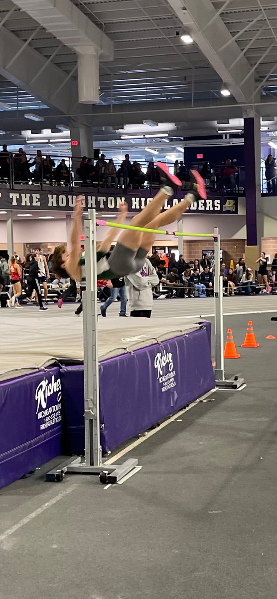 LSCIndoorTrack's tweet photo. Team Championship @ Houghton College

Jake Buczynski 🥇 1st place in the high jump at 6’0”👏.

Jake also places fifth in the 55 meters in 6.98.

McHale Connors places fourth in the 300 meters in 37.84 and eighth in the 55m in 7.10.  Both season’s best times!

@AthleticsLSC https://t.co/9rTQtXI9zu