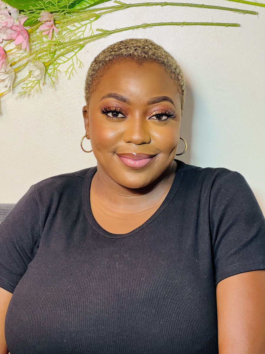 aunty_divah's tweet photo. Girls on this app, why don’t you book my MUA??? Beauty by Laina in Oshakati, Ekuku! 
+264 813109629
Please book in advance ♥️ https://t.co/J65AuoQvTo