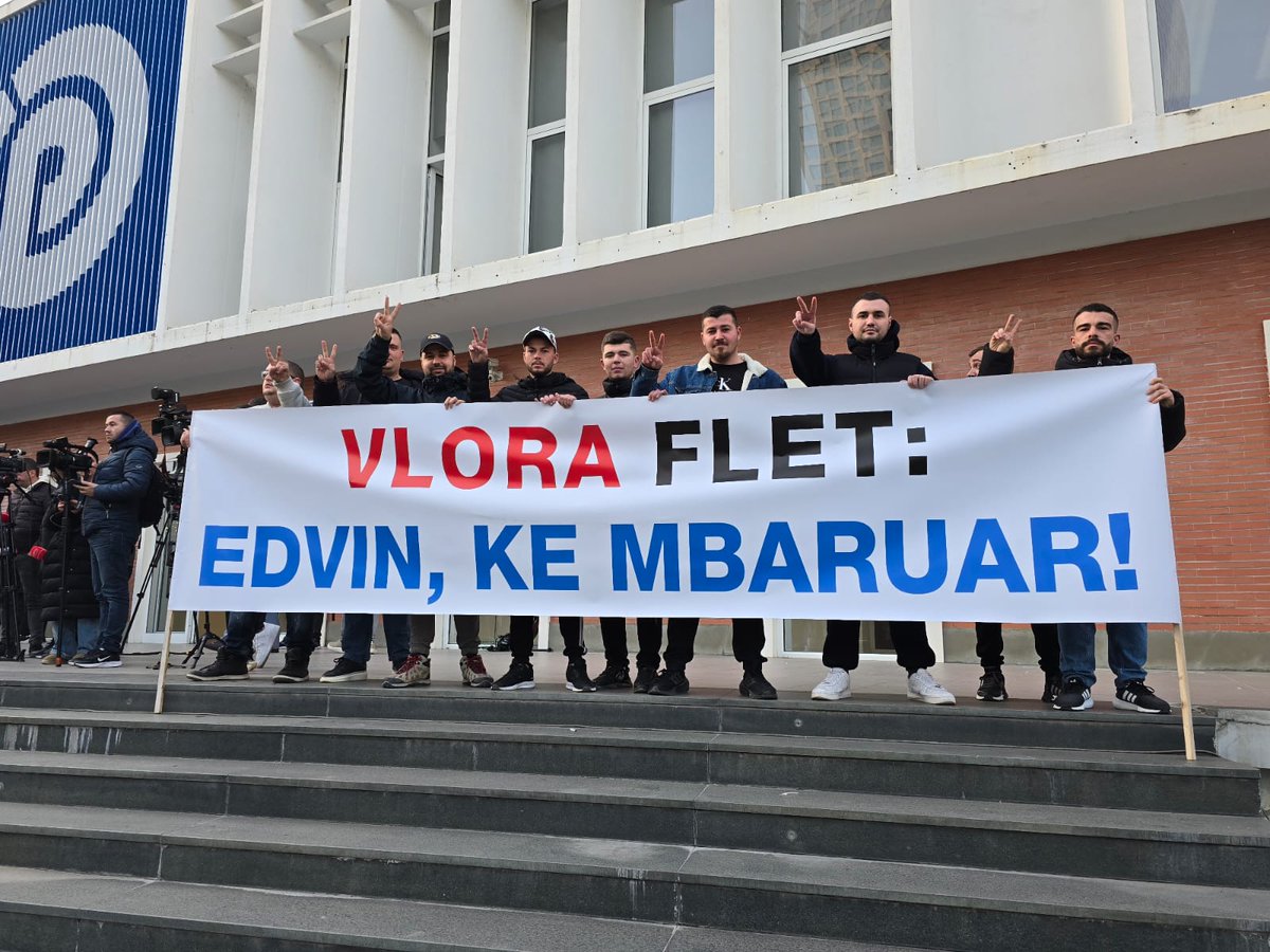 KamberajKristi's tweet photo. Një mesazh nga FRPD VLORE

VLORA FLET: EDVIN, KE MBARUAR!

Na njeh ti Edvin, e di ti Edvin: Vlora flet rrallë e për mall dhe kur flet e mbajnë mend dhe gurët.

Edvin, ti ke mbaruar, Është radha jonë.

#frpd #eshteradhajone #fitore https://t.co/M15Z2P9xuD