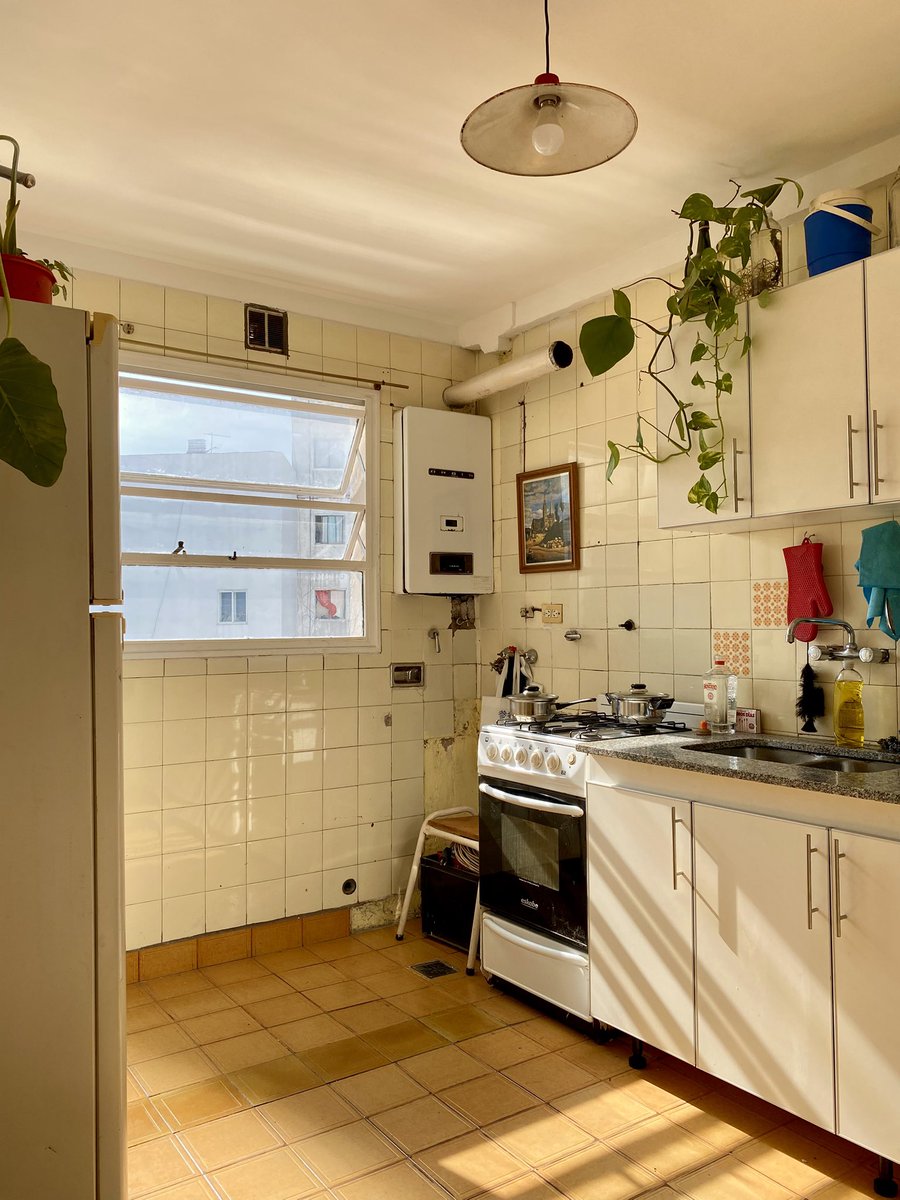gomezilustra's tweet photo. Siento que la cocina me quedó muy “Esto y enterarse del escándalo de un familiar lejano” https://t.co/7qWdNcomby