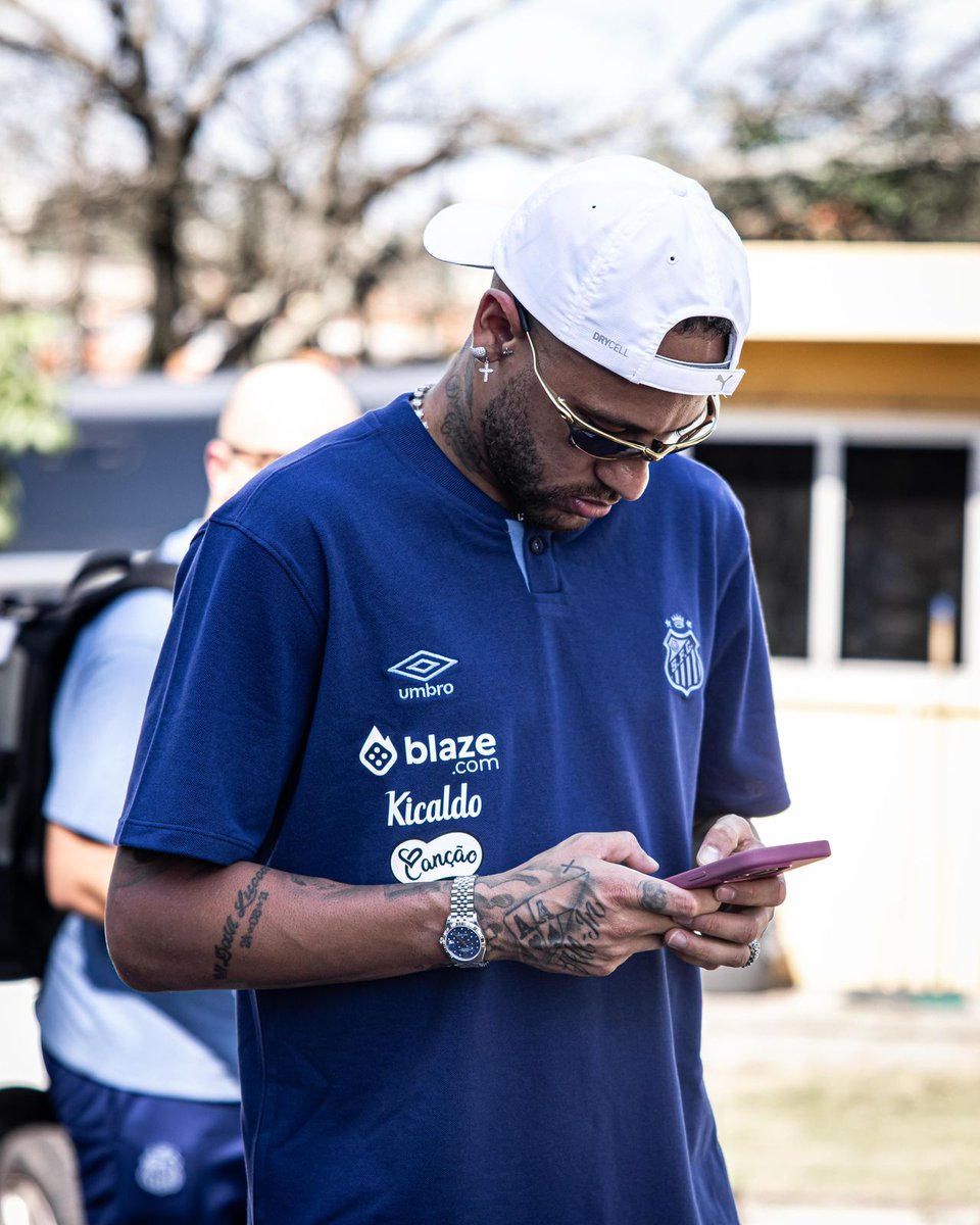 SantosFC's tweet photo. 😎✈️ https://t.co/ZUxZhoeTSH