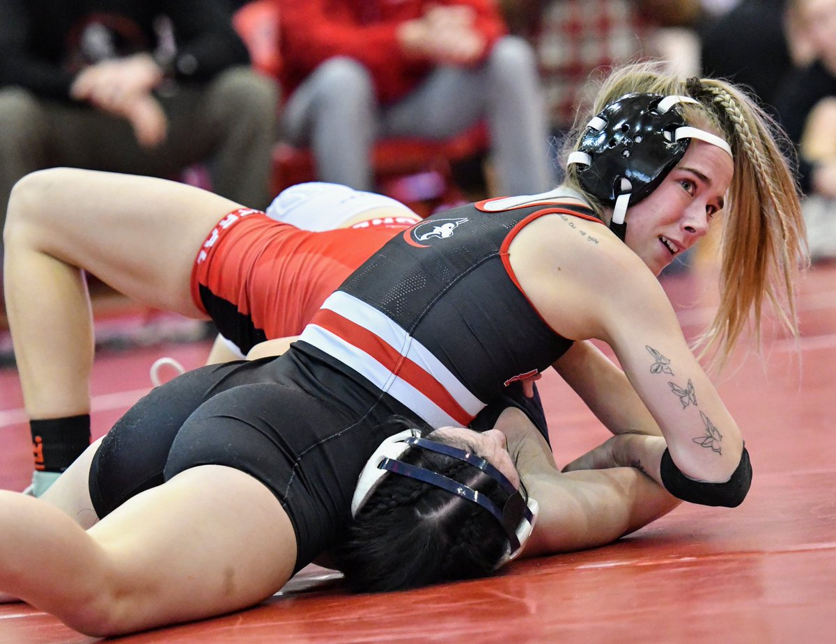 Caly Settles makes it three for the Huskies into the state wrestling championships. #nebpreps