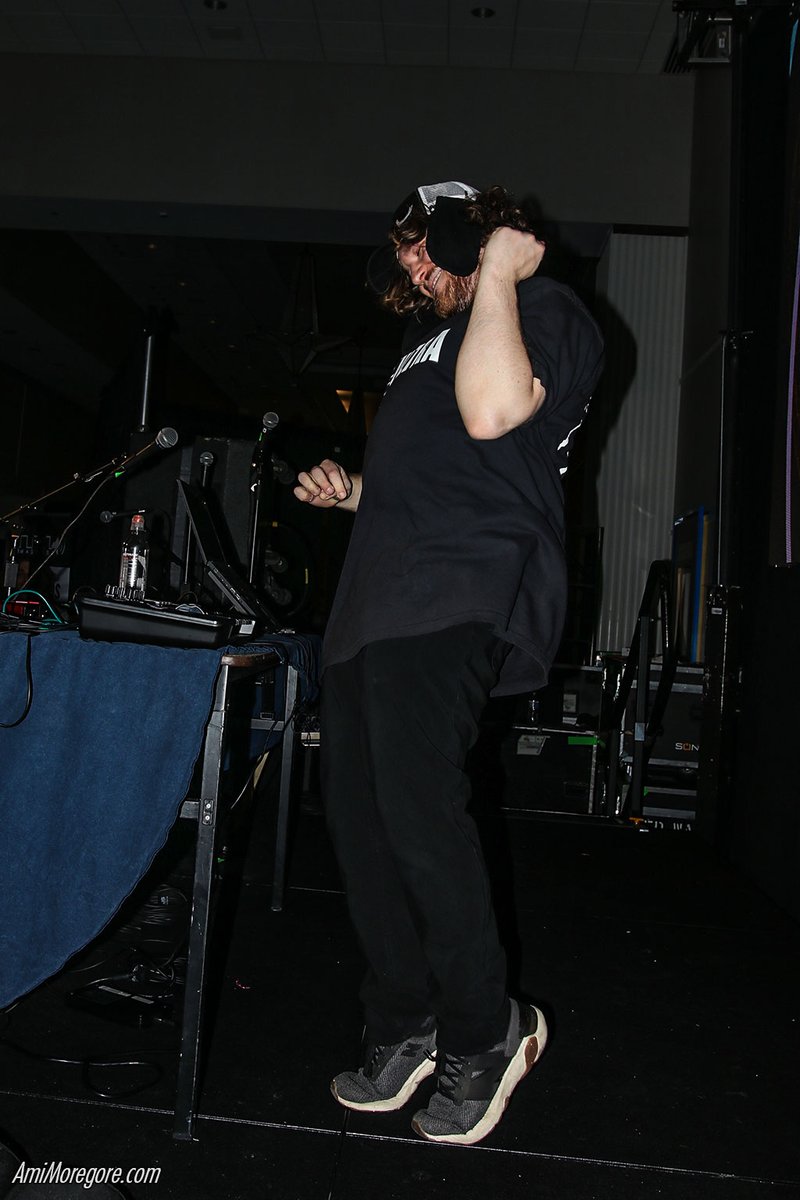 happypeep's tweet photo. Our final showcase of the fest from organized by our friends at @ChiptuneMonthly
@Dorkus64 https://t.co/7hLSHTfWVS
@maxo https://t.co/WnmMprjJg3
and @petriform https://t.co/xdGaFrsg3c
with @DonutShoes on viz https://t.co/1J21Y6IvZA
#chiptune #MAGFest #Chipspace https://t.co/HGP3Ir1Pu3