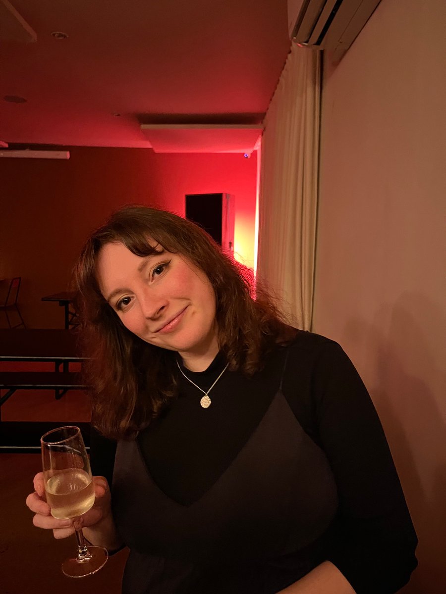 Emily Rowe tweet media