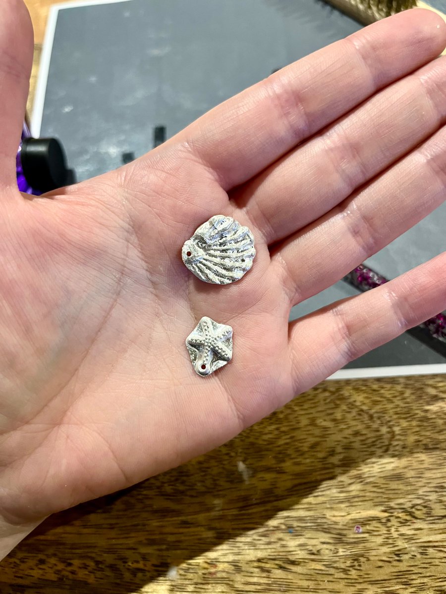 Emily Rowe tweet media