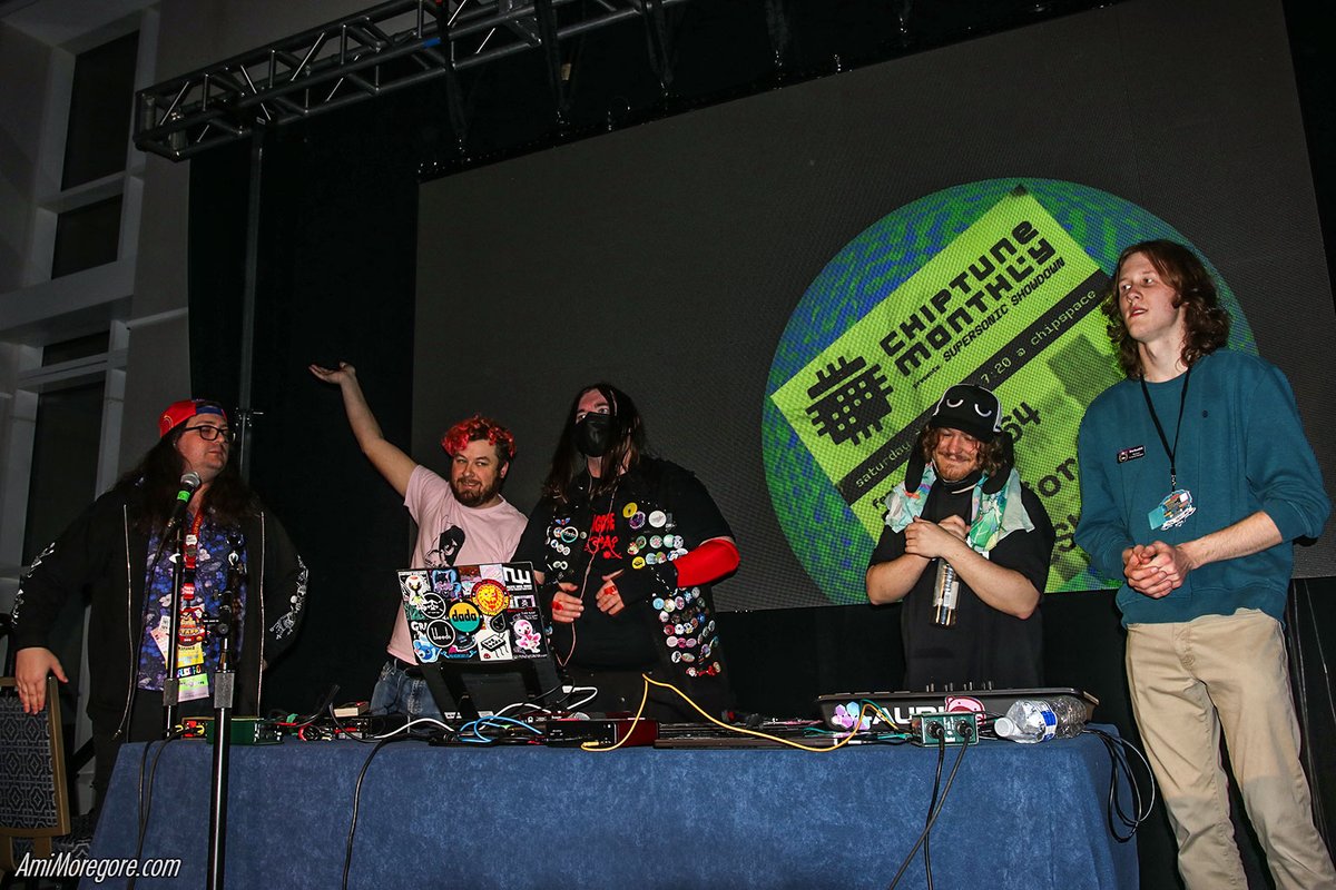 happypeep's tweet photo. Our final showcase of the fest from organized by our friends at @ChiptuneMonthly
@Dorkus64 https://t.co/7hLSHTfWVS
@maxo https://t.co/WnmMprjJg3
and @petriform https://t.co/xdGaFrsg3c
with @DonutShoes on viz https://t.co/1J21Y6IvZA
#chiptune #MAGFest #Chipspace https://t.co/HGP3Ir1Pu3
