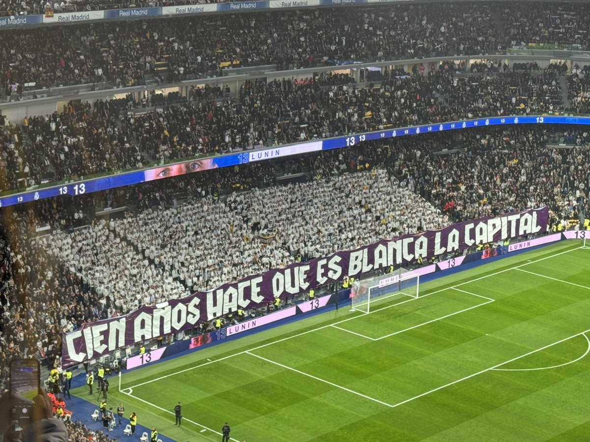 SrNaninho's tweet photo. “Cien años hace que es blanca la capital”.

#HalaMadrid https://t.co/G7iZW4XhwA