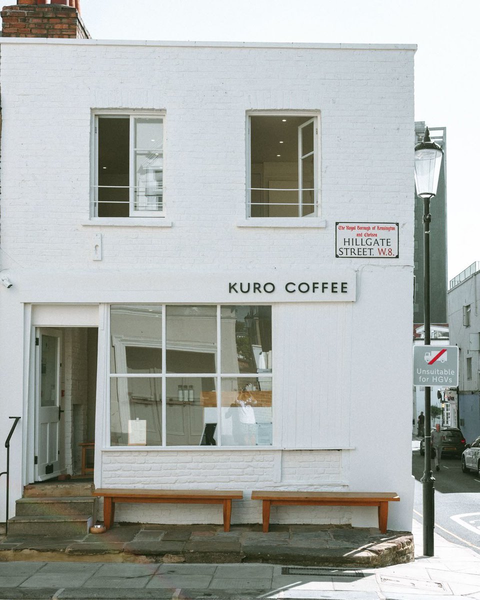 luusssso's tweet photo. Minimalist neighborhood cafe aesthetic >> https://t.co/rsjKvnA5Uc