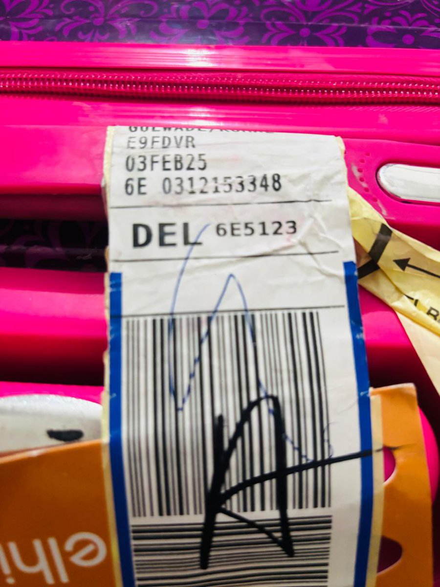 kush_g's tweet photo. @IndiGo6E your team has damaged our luggage while we were traveling from Amritsar to Pune on 02-Feb-2025.
I had really pathetic experience travelling with indigo my luggage was broken. This is how your team handle the customers in India  #shameindigo #worstairlines #indigo https://t.co/XVHyerU1YS