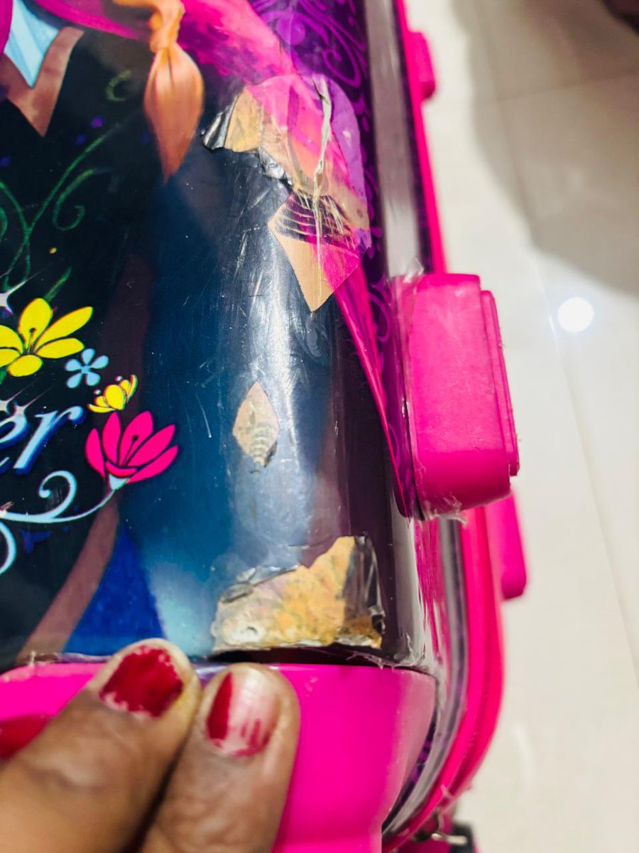 kush_g's tweet photo. @IndiGo6E your team has damaged our luggage while we were traveling from Amritsar to Pune on 02-Feb-2025.
I had really pathetic experience travelling with indigo my luggage was broken. This is how your team handle the customers in India  #shameindigo #worstairlines #indigo https://t.co/XVHyerU1YS