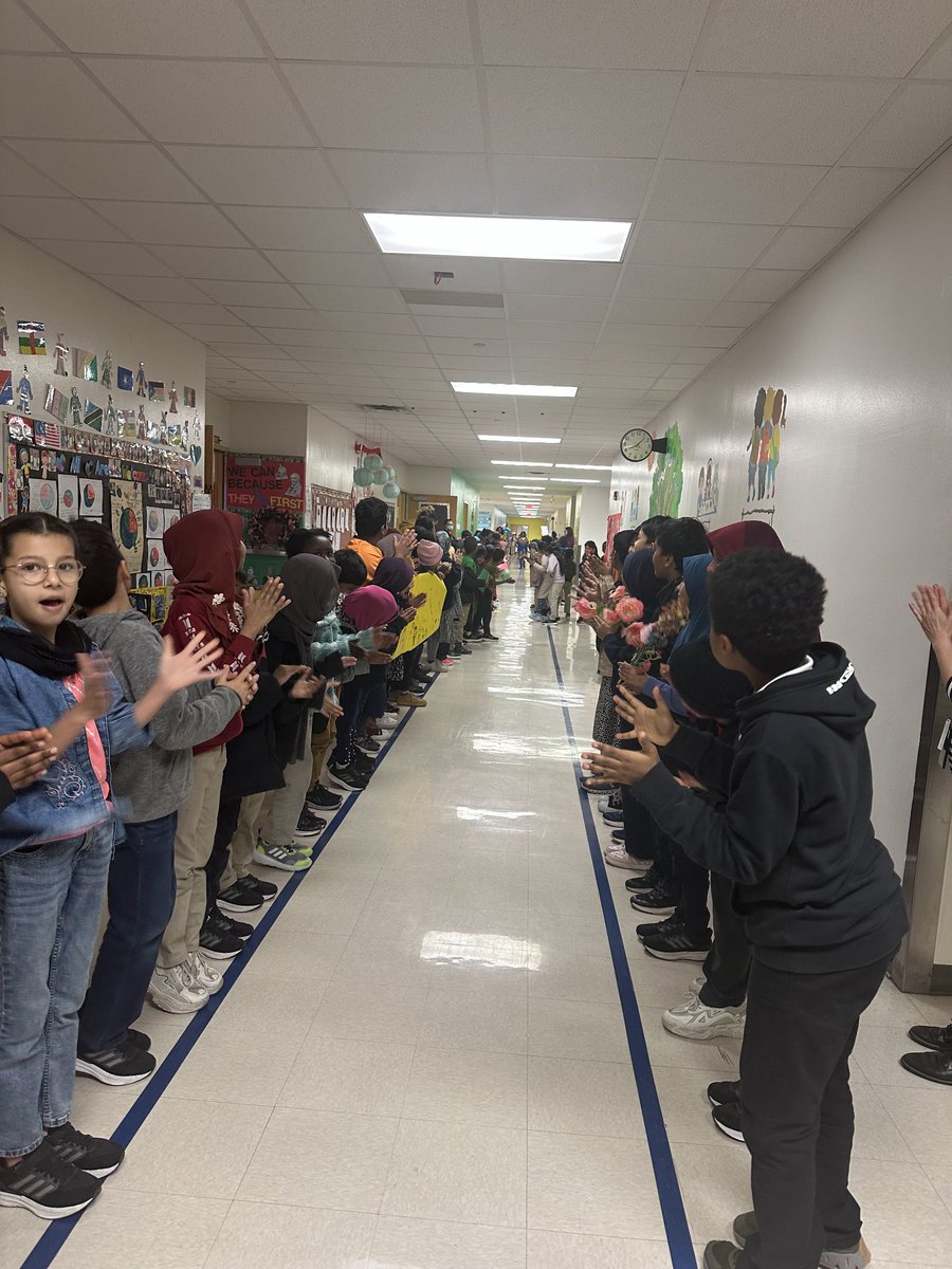 ShujonesJones's tweet photo. This National School Counselor Week was so special! I love my @LeeAMcShanJr_ES Mustangs! https://t.co/zVTkk0aDr1