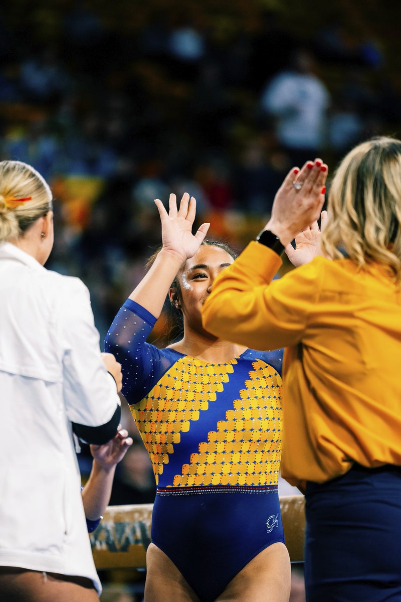 USUGymnastics's tweet photo. 𝐂𝐨𝐧𝐟𝐞𝐫𝐞𝐧𝐜𝐞 𝐖𝐢𝐧 ✅
𝐄𝐯𝐞𝐧𝐭 𝐓𝐢𝐭𝐥𝐞 𝐒𝐰𝐞𝐞𝐩 ✅
𝐒𝐩𝐞𝐜𝐭𝐫𝐮𝐦 𝐌𝐚𝐠𝐢𝐜 ✅ https://t.co/qxNsCYVAD4