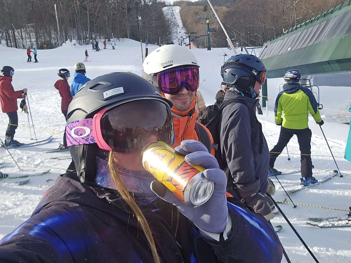 Time for snowboarding with <a href="/TGBrews/">Toppling Goliath Brewing Company</a> 🏂🍻