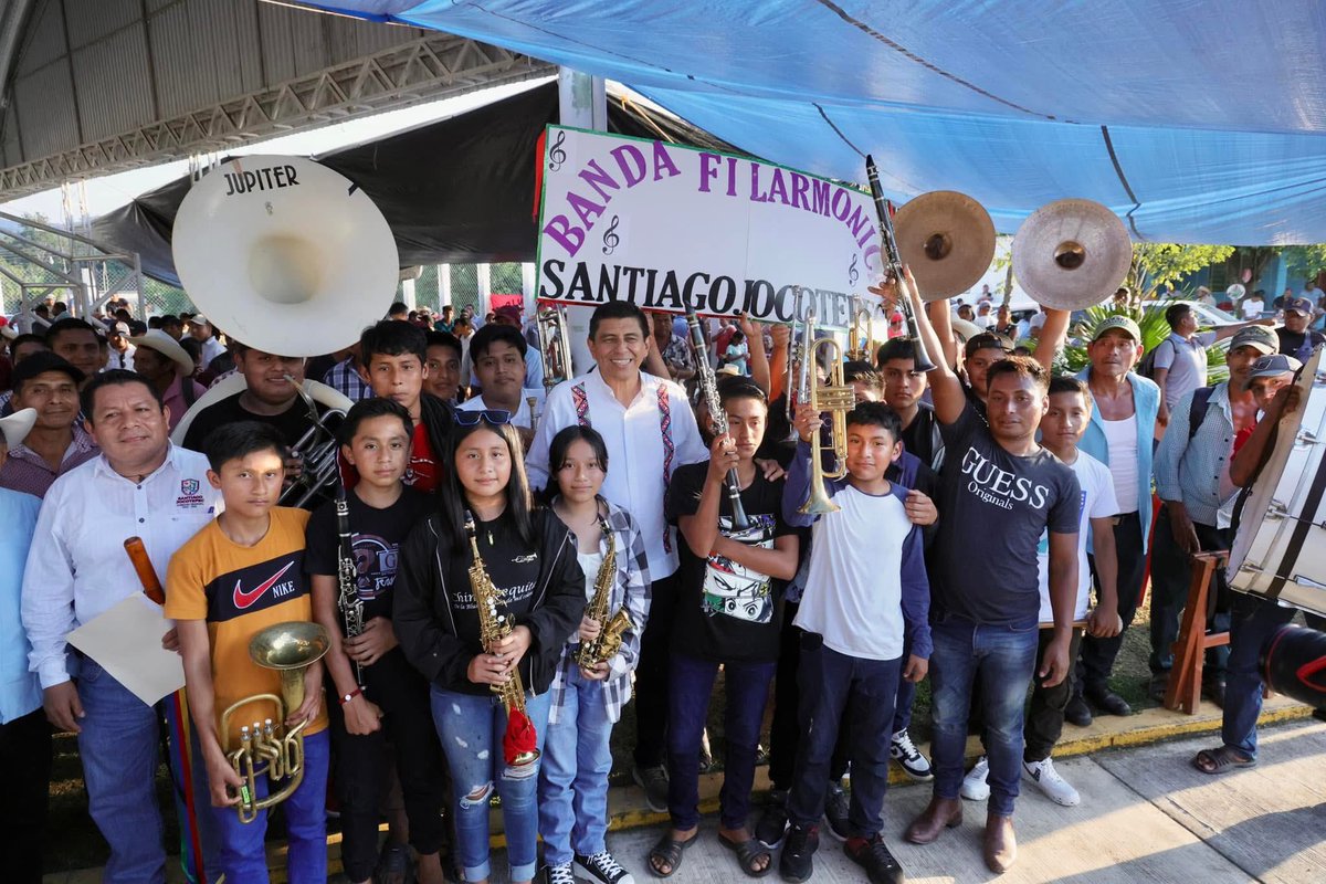 JoseASanJuanV's tweet photo. Mientras los que se creían dueños de Oaxaca organizan marchas fantasma.

Hoy tenemos un Gobernador de primera que trabaja como nunca. @salomonj  
¡La Primavera Oaxaqueña florece! 
🌸🌷🌹🌺🌼 https://t.co/9GroHa76TO