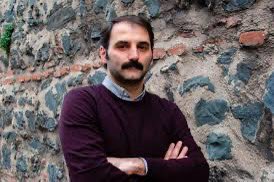 Gazetemiz BirGün yöneticileri Uğur Koç ve Berkant Gültekin gözaltına alındılar. Arkadaşlarımız Vatan Emniyet Müdürlüğü’ne götürüldüler. 

Gerekçe yandaş Sabah muhabirinin Akın Gürlek ziyaretini haberleştirmek. Haberi Sabah ve yandaş muhabir kendisi duyurmuştu oysa ki.
