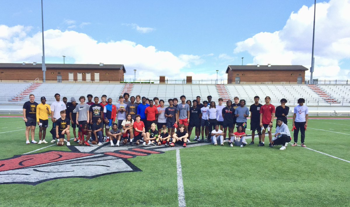 Hall-Tech Sports (@halltechsports1) on Twitter photo 👀”☀️Spring Like: We Outside Today”
<a href="/raisingchamps_/">Raising Champions</a>
Great day to put in some work outside in Alabama…..75 & sunny ☀️ had the athletes outside getting work in….
Huge s/o to Coach Galu, Taulia, <a href="/_moedwards/">Mo Edwards Jr.</a> <a href="/PateSawyer/">Sawyer Pate</a> <a href="/Ahmad_Edwards9/">Ahmad Edwards</a> <a href="/DonnieLeeJr85/">Donnie Lee Jr</a> <a href="/raisingchamps_/">Raising Champions</a> & the 👀”☀️Spring Like: We Outside Today”
<a href="/raisingchamps_/">Raising Champions</a>
Great day to put in some work outside in Alabama…..75 & sunny ☀️ had the athletes outside getting work in….
Huge s/o to Coach Galu, Taulia, <a href="/_moedwards/">Mo Edwards Jr.</a> <a href="/PateSawyer/">Sawyer Pate</a> <a href="/Ahmad_Edwards9/">Ahmad Edwards</a> <a href="/DonnieLeeJr85/">Donnie Lee Jr</a> <a href="/raisingchamps_/">Raising Champions</a> & the