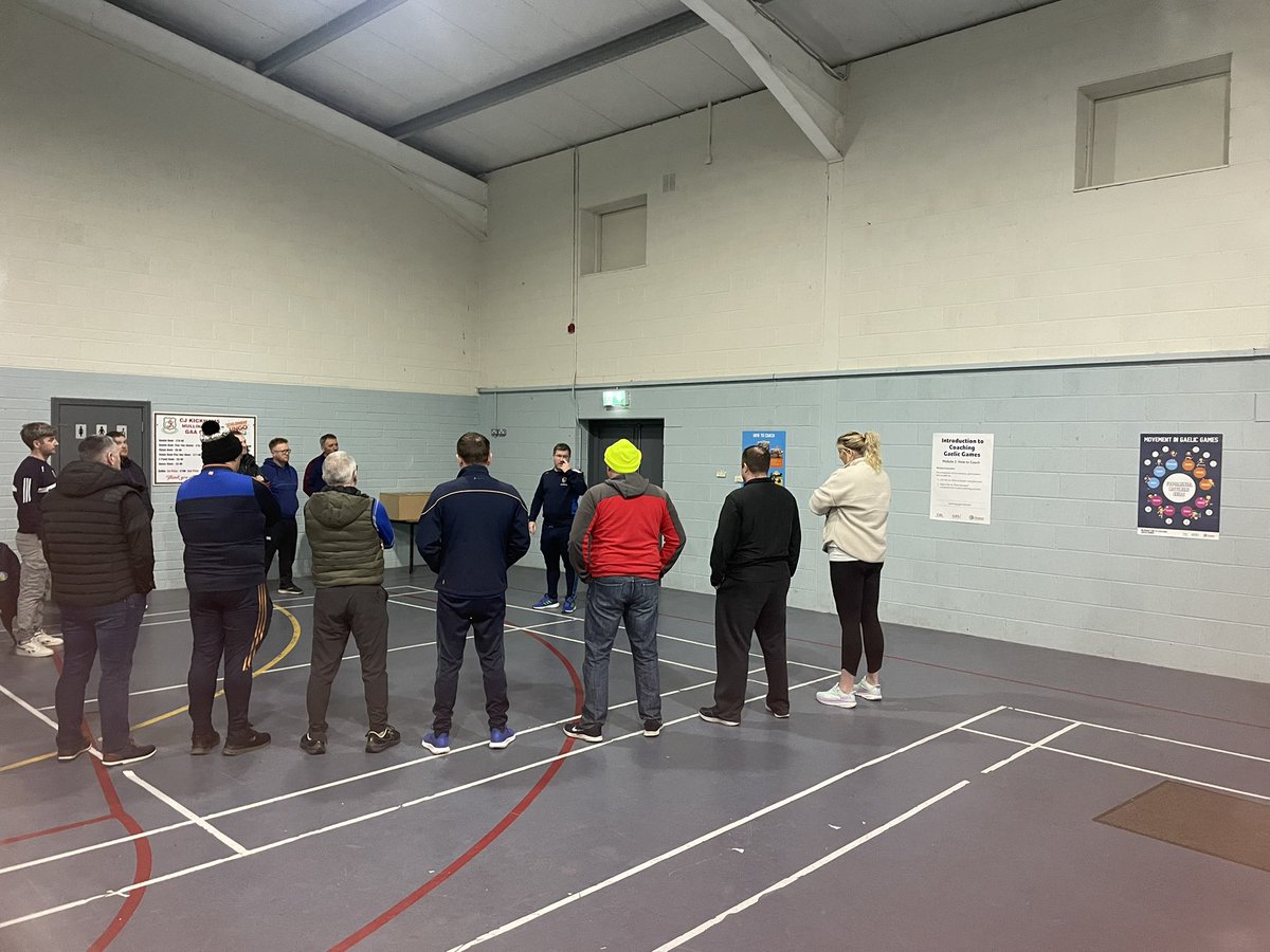 pookiefitz's tweet image. Well done to all coaches that completed the ICGG Coaching course in @mullinahonegaa this morning . Big thanks to Tutors @EoinMorrissey88 and @lauradillon . @