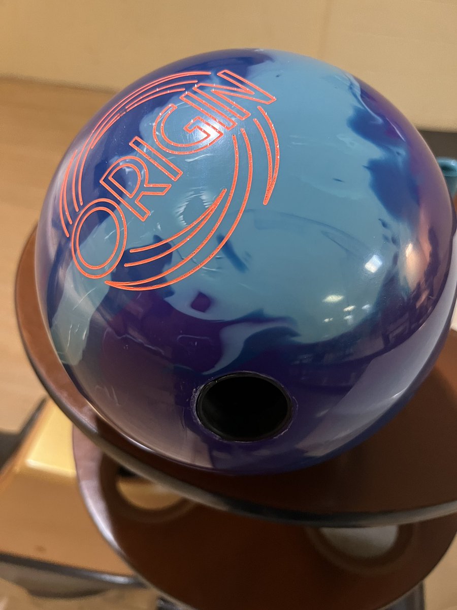 averiebourne300's tweet photo. Set a new high series with my new @900Global Origin. 212 / 246 / 215 for a 673. That 700 is now in sight. @bowlifi https://t.co/I8KzzLRty9