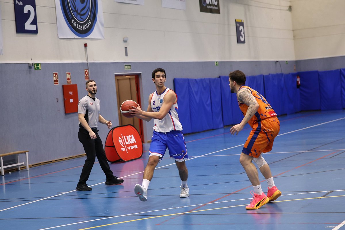 FBMadrid's tweet photo. #LigaVIPS | ¡Final del partido! @cblasrozas 67 - @CBMajadahonda 64. Los de Guillermo Ibáñez consiguen su octava victoria de la temporada. 

⛹🏻 Asier De la Iglesia (Rozas): 18 puntos, 11 rebotes, 31 de valoración. 

📊 Estadísticas en @SwishAllHoops:  https://t.co/iFN3OS4lUy https://t.co/88F0hW4OO0
