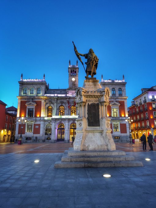 CyLEsVida's tweet photo. Plaza Mayor de Valladolid
📷 @MiguelBayn1 https://t.co/wN2EkCC4Vq