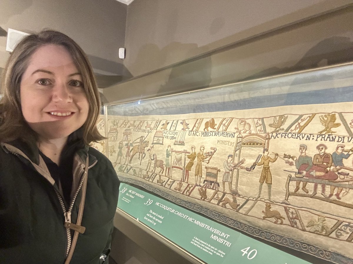 ENortonHistory's tweet photo. The Bayeux Tapestry. Reading, Berkshire style 😊 #readingmuseum #readingbayeux #bayeuxtapestry #readingtapestry https://t.co/mi4E4nD8nh