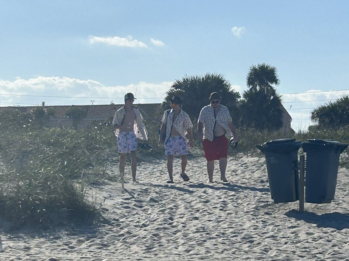 thebernhoward's tweet photo. Beware ladies, the fellas are inbound. #shrink #steezin https://t.co/OuXJkkRCR2
