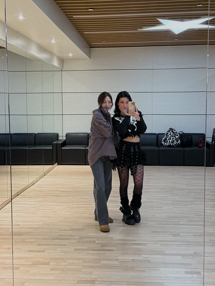 _ShinYunaBR's tweet photo. 08.02.2025 โ Atualizaรงรฃo da @alainacastillo5 em seu twitter com a #YUNA.
"๐ธ๐ค meninas pocket locket @ITZYofficial"
#ITZY #์์ง #YUNA #์ ์ ๋ #์ ๋ #็ณๆๅจ #ใฆใ @ITZYofficial #PocketLocket #AlainaCastillo https://t.co/H0GhUkmzoU