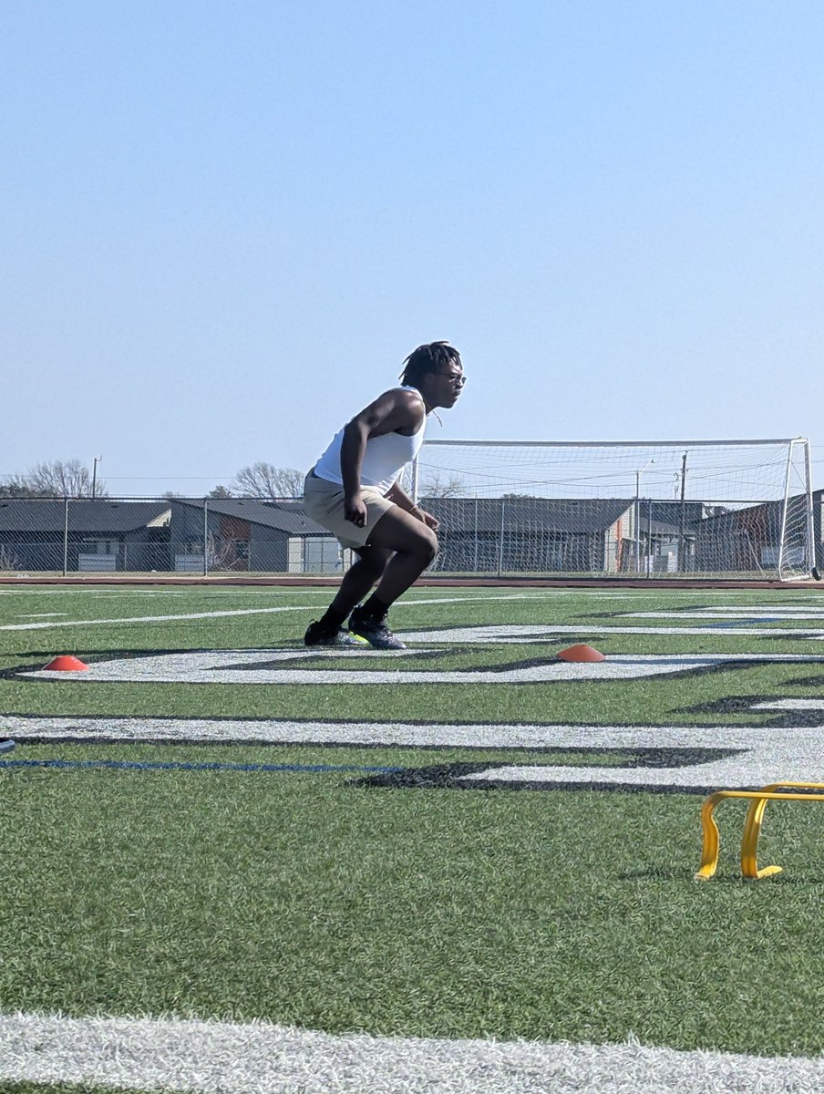 KingHurst1712's tweet photo. Morning Work! 🦈

@feedthesharks40 

@BrewerHSFB @MarteJr @coachstanz44 @RLC550 @TheBHanspardII https://t.co/0swNysT9CD