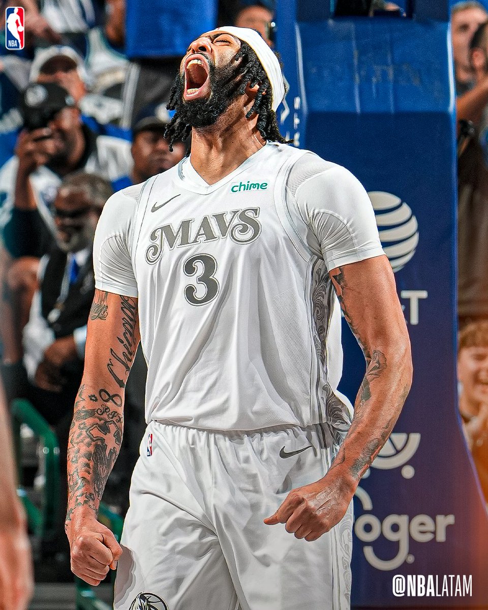 El primer cuarto de Anthony Davis como jugador de los Mavericks:

14 puntos
8 rebotes
3 asistencias
1 tapón

- LA CEJA -