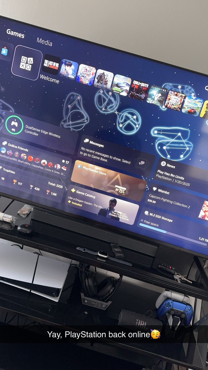 emanpimp400's tweet photo. Yay, PlayStation pack online 🥳 https://t.co/mLRWixP7Wz