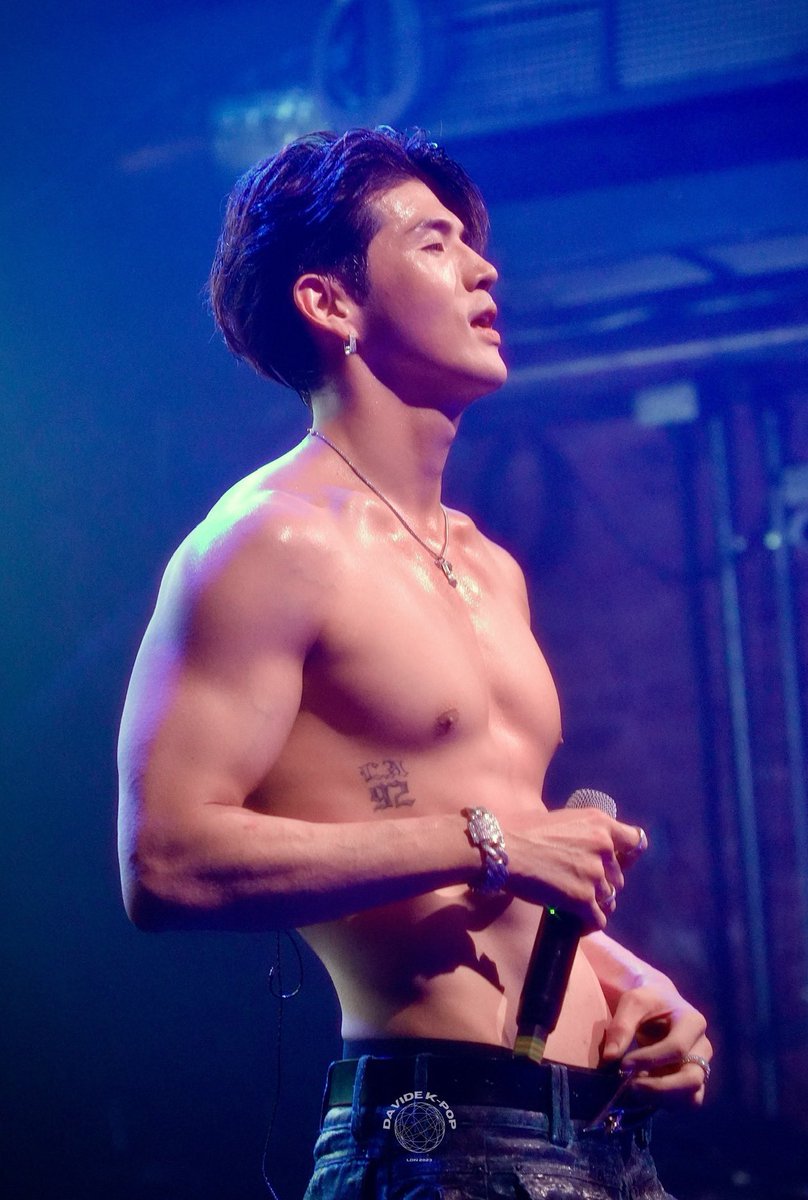 kpop moments that could kill achilleans tweet media