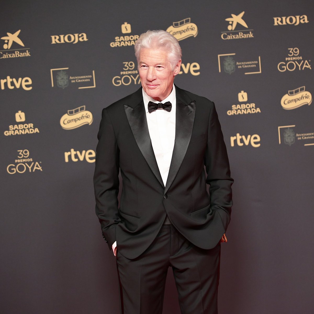 El Goya Internacional: Richard Gere.  

El mítico actor y productor verá reconocida toda su carrera en Granada.   

#Goya2025 

📸<a href="/MarcoBarada/">Marco Barada</a>