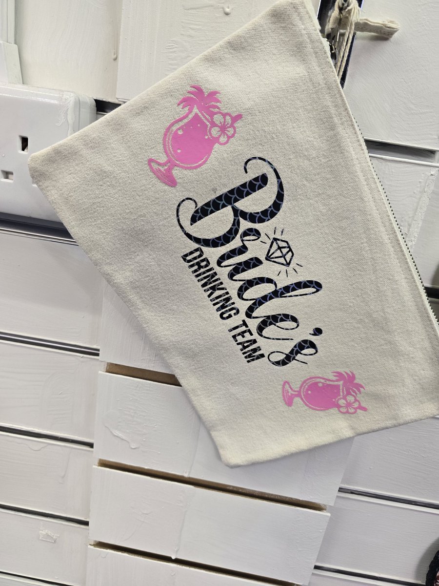 keepmegifts tweet media