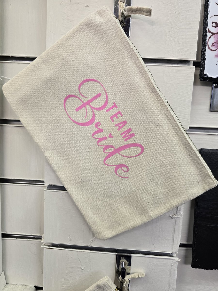 keepmegifts tweet media