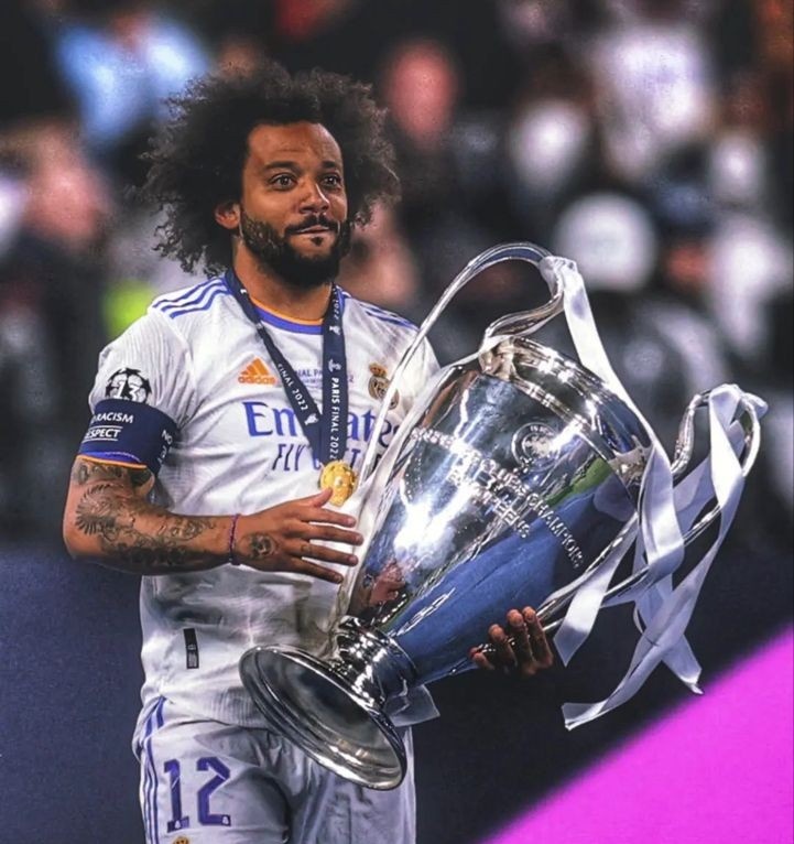 DerbiCastOf's tweet photo. Um dos maiores laterais esquerdos da sua geração, Marcelo anunciou a sua aposentadoria de futebol! https://t.co/kSn0qh3xQl