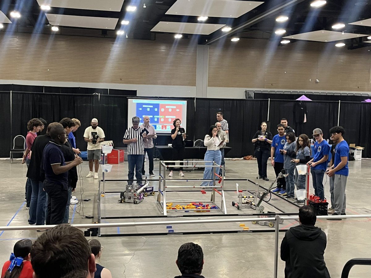 sdtorres's tweet image. Spent the day cheering on Midland ISD students! Love all of the opportunities Midland ISD offers! #studentexperience