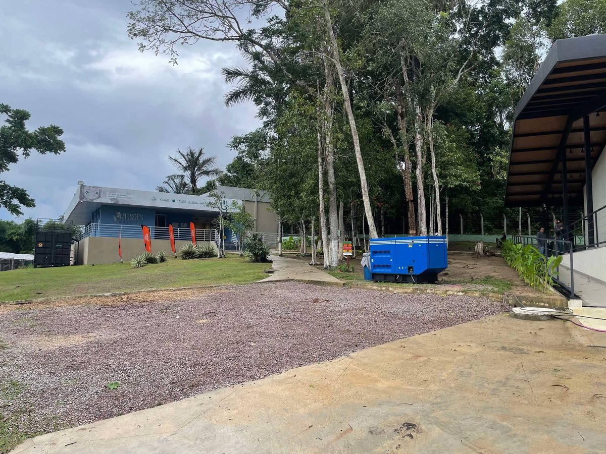 Saying goodbye. Please pray for the Northeast Brazil Mission Institute.