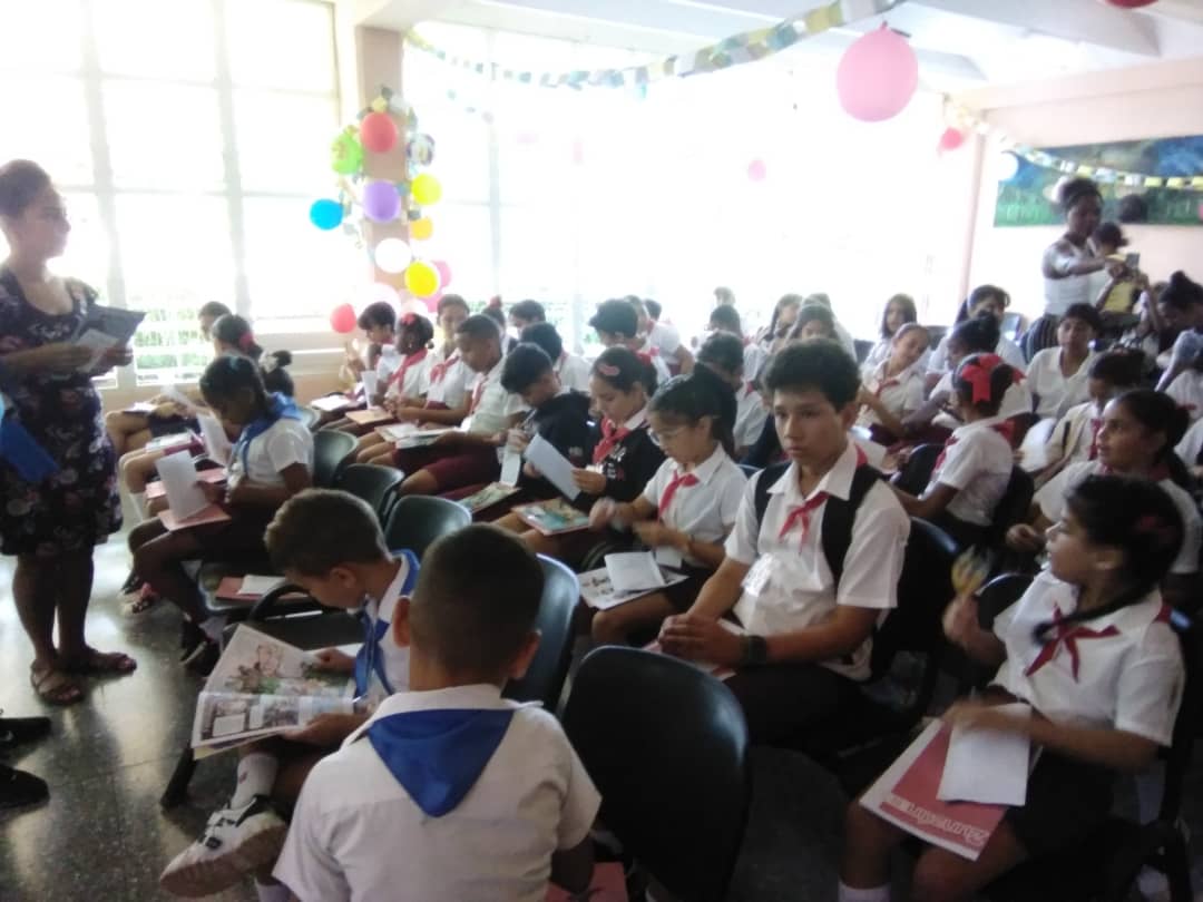 Se desarrolló en #Guanabacoa, la Asamblea Pioneril de la Organización de Pioneros José Martí, en la Escuela Especial "Nueva Ilusión".
Excelente oportunidad para escuchar los criterios y sugerencias de nuestros Pinos Nuevos.
#LaHabanaDeTodos
#CubaEduca