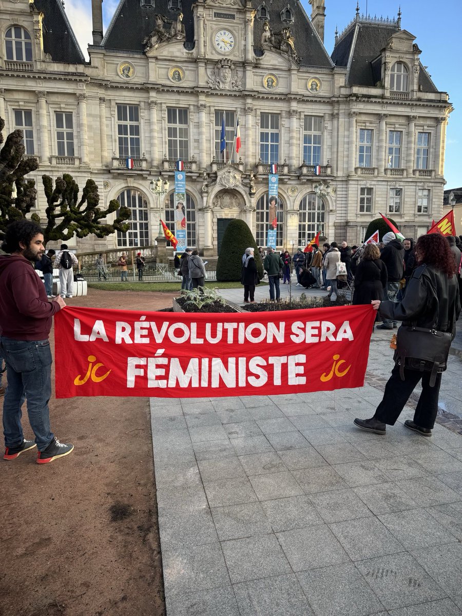 MJCF_87's tweet image. 🚩 Le MJCF était présent au rassemblement féministe et antiraciste appelé par Collectif Contre les Idées d'Extrême Droite 87 contre la venue du collectif Némésis à Limoges, organisation "féministe" profondément raciste et d'extrême-droite.