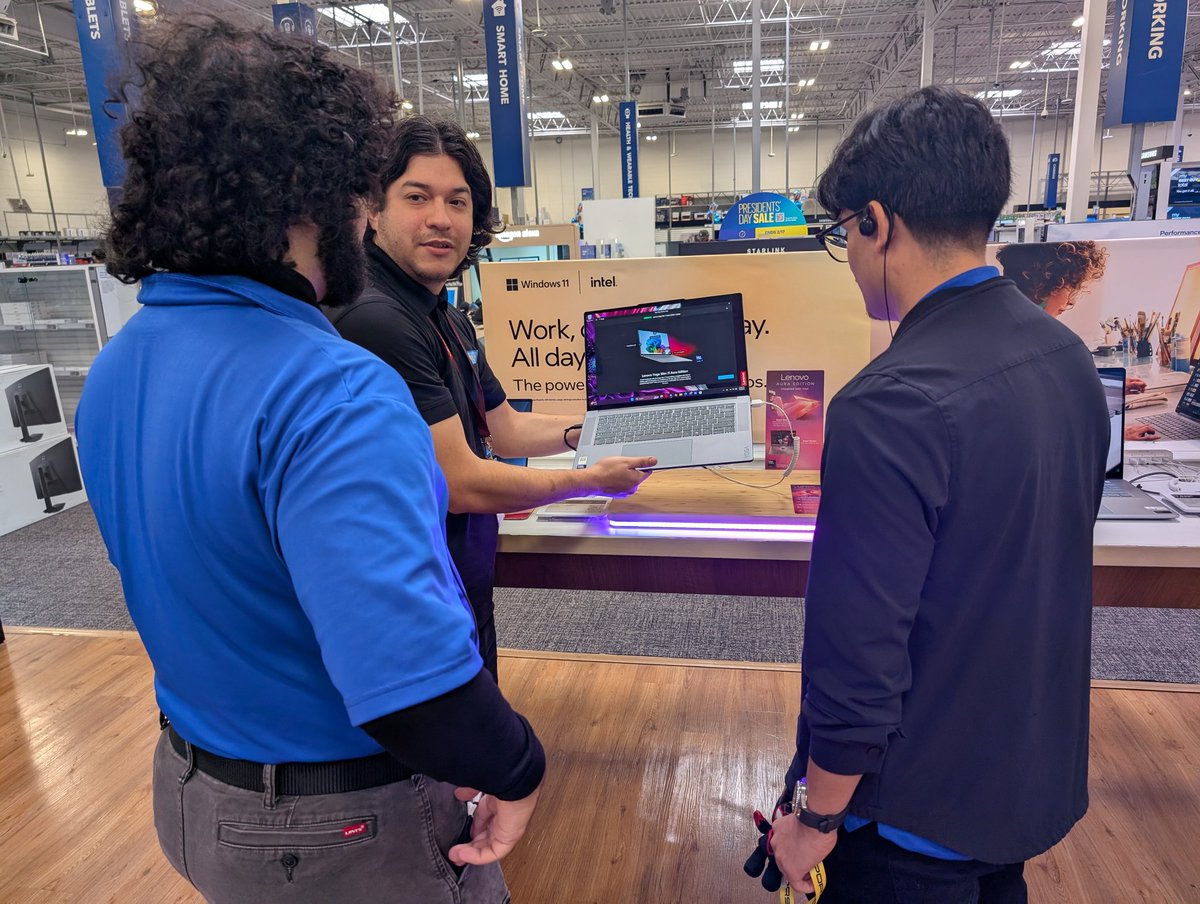 LenovoSoCal's tweet photo. Training on the Yoga Slim 7i 15! I'm really digging the new light up display! #WeAreLenovo #PremiumStars https://t.co/nz8HhCu8vp