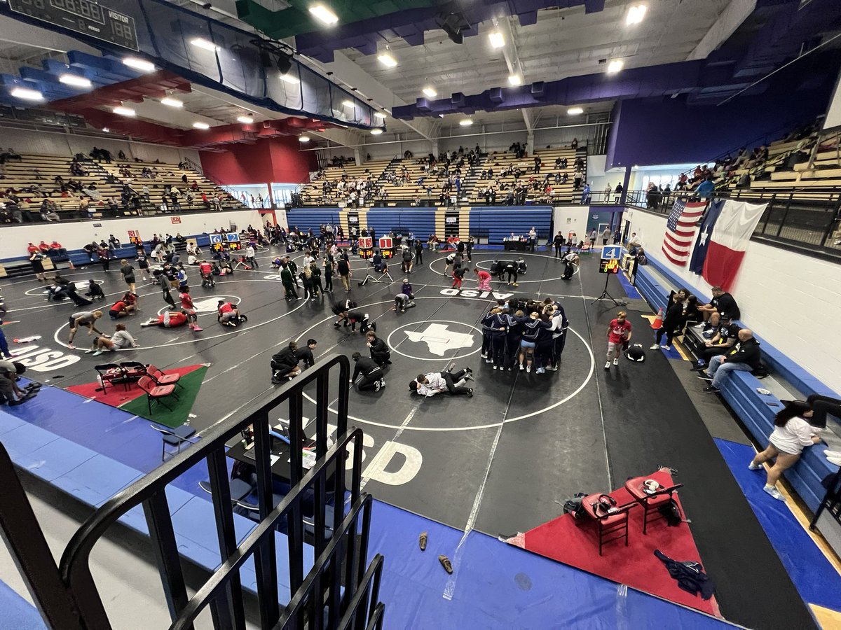 Jags are Regional champs; 7 advancing to state!  Congrats to all our placers/qualifiers, job well done!🥇Wesley Patterson🥈Jeremiah Garcia, Connor Luksa, Aaron Brown🥉Garrett Patterson 4th Jacob Baltierra 5th Andres De Alba @jpapride @ctjohnsonhigh @neisd.sports @wrestlingtexas