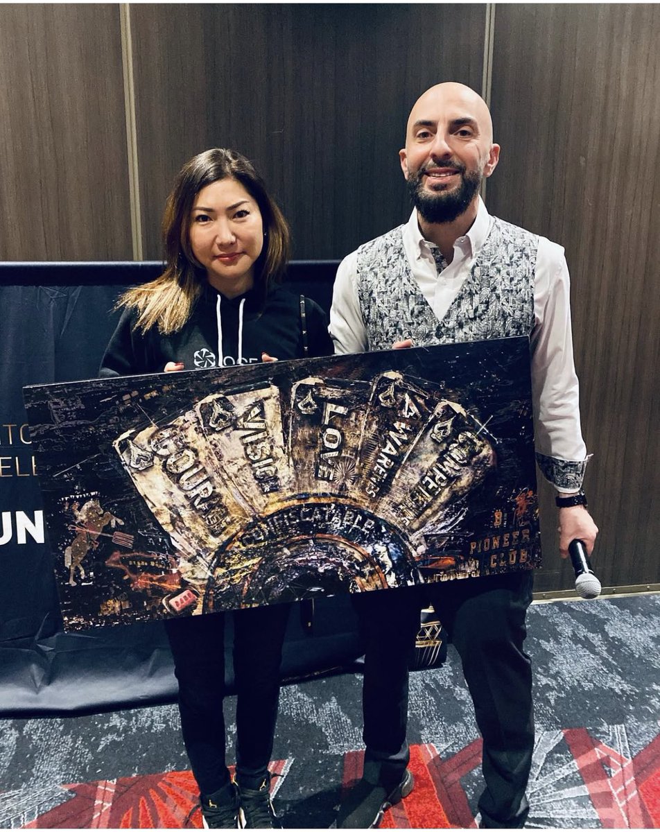Winner of the Bitcoin Painting!! Congratulations 🎉🍾🎊 
#unconfiscatable #conference #lasvegas #bitcoin