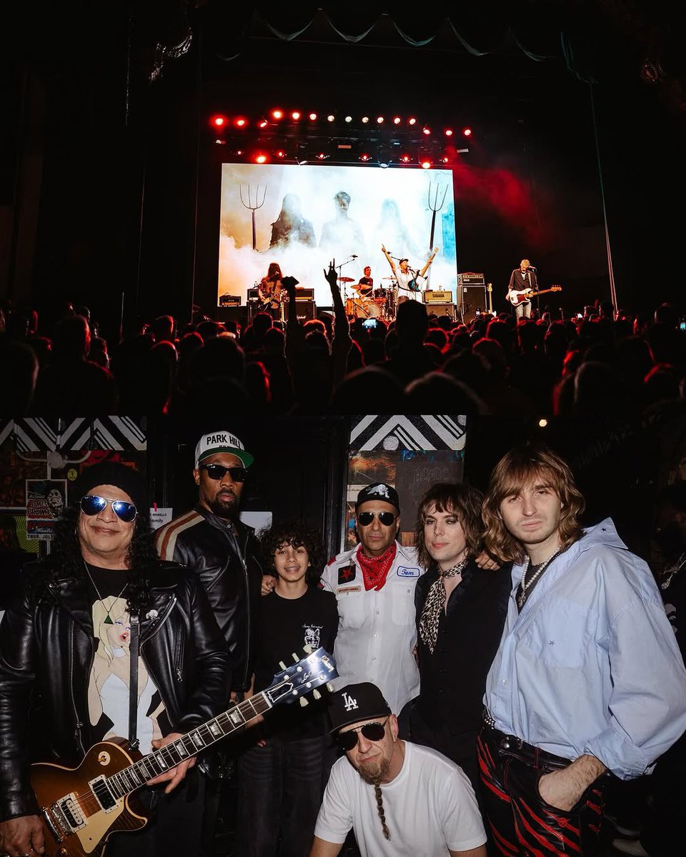 Slash ontem (08/02) em Los Angeles @fondatheatre como convidado do concerto beneficente de Tom Morello. 

📸 @goldberghourphotos