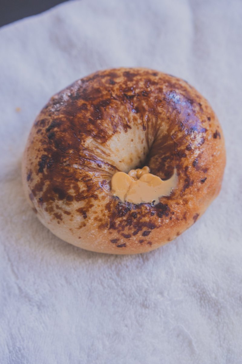 tokyo_bagel's tweet photo. 南千住方面にあるHATOKAI BAGEL。
・季節限定アールグレイ オレンジ ホワイトチョコ
・柴漬けがサンドされたしばたまサンド
・キャラメルマキマートのベーグルなど
数十種類のバリエーションがすごいです
#HATOKAI BAGEL(#ハトカイベーグル)
東京都台東区根岸5丁目19-8
https://t.co/o39VVUEJJp https://t.co/kvCgevXYU5