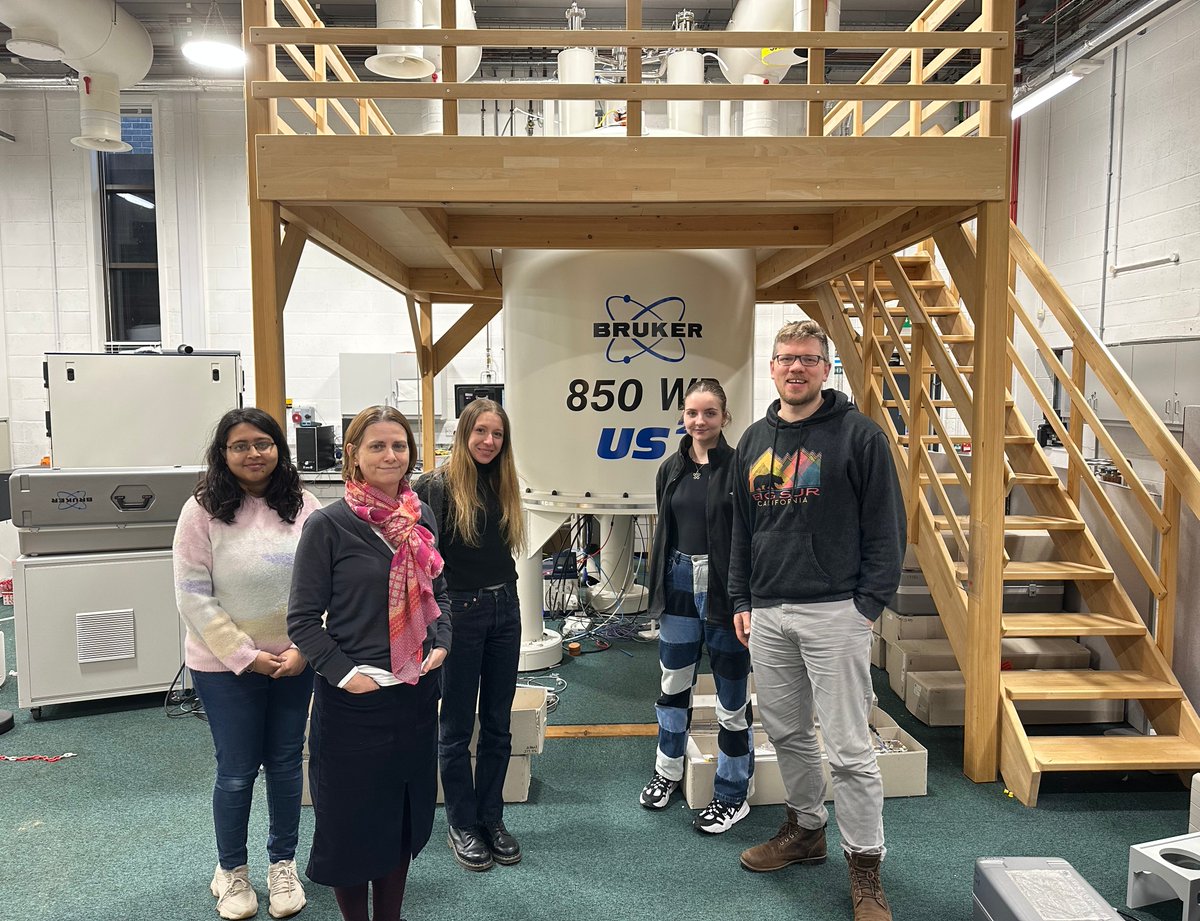 Dominik Kubicki (@dominikjkubicki) on Twitter photo Time well spent ๐งฒ- a week of high magnetic field science at <a href="/NrfHf/">The UK High-Field Solid-State NMR Facility</a> culminating in the visit of <a href="/brittonMRI/">Melanie M. Britton</a> to bring together solid-state #NMR and MRI. Collaborative science is one of the many things I love about <a href="/UoBChemistry/">UoBChemistry</a> ๐ and the brilliant people! Time well spent ๐งฒ- a week of high magnetic field science at <a href="/NrfHf/">The UK High-Field Solid-State NMR Facility</a> culminating in the visit of <a href="/brittonMRI/">Melanie M. Britton</a> to bring together solid-state #NMR and MRI. Collaborative science is one of the many things I love about <a href="/UoBChemistry/">UoBChemistry</a> ๐ and the brilliant people!
