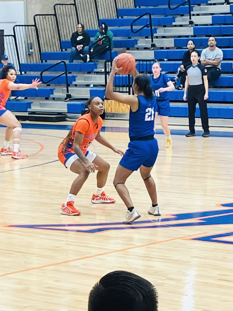 Coach Marcus (@coach_marcwill) on Twitter photo My Saturday: Traveling to go watch <a href="/MiMi_Will15/">MiMi Willis</a> play, we were locked in watching <a href="/kiyleyahh/">Kiyleyah “Kp” Parr</a> get to it. Then chimed in to watch <a href="/johnson_dree23/">Andrea Johnson { Dree }</a> get that work in🔥🔥
Keep Being Great Ladies‼️
#OurCultureIsDifferent
#TrulyBlessed
#4Goals My Saturday: Traveling to go watch <a href="/MiMi_Will15/">MiMi Willis</a> play, we were locked in watching <a href="/kiyleyahh/">Kiyleyah “Kp” Parr</a> get to it. Then chimed in to watch <a href="/johnson_dree23/">Andrea Johnson { Dree }</a> get that work in🔥🔥
Keep Being Great Ladies‼️
#OurCultureIsDifferent
#TrulyBlessed
#4Goals